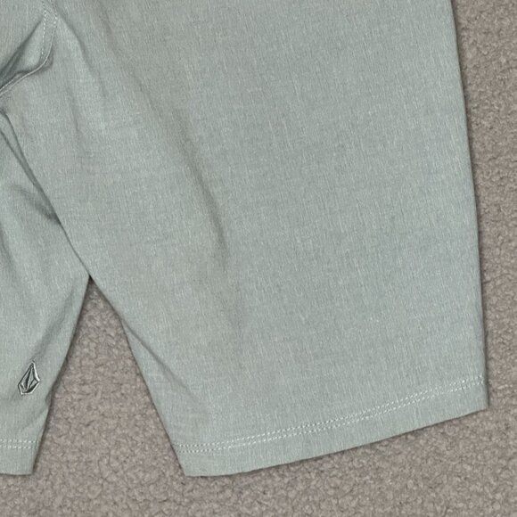 Volcom True To This Shorts Mens Size 28 Skate Surf Beach Gray Hybrid Preppy - Picture 11 of 13